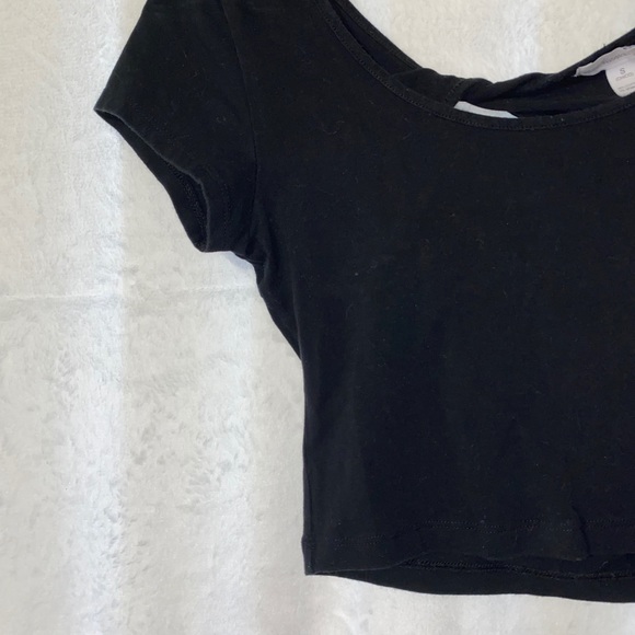 Black Crop Top with Keyhole Back - Picture 2 of 3